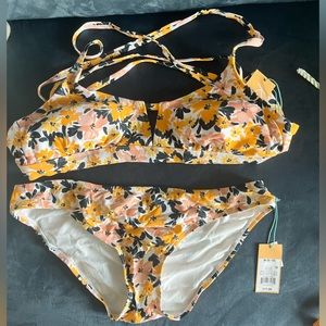 NWT Floral bikini